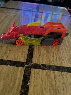 Hot Wheel Dragon Launch Transport Vehicle 