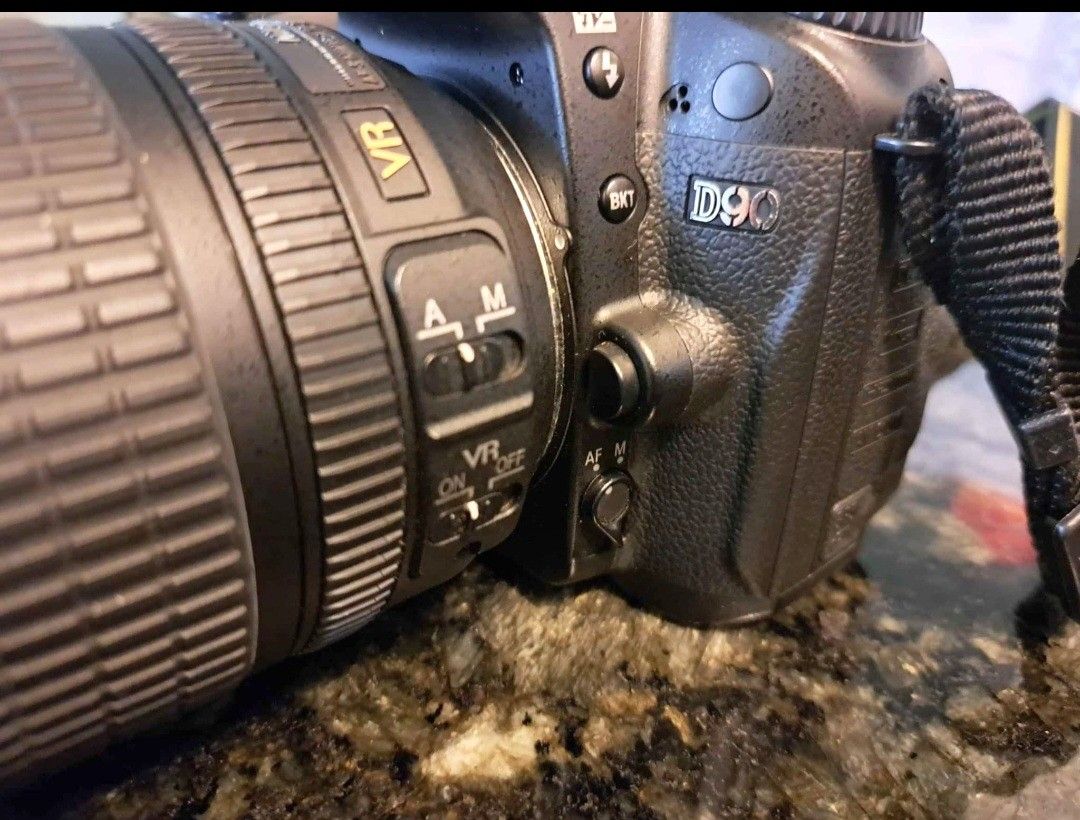 D90 Nikon W 18-105mm Nikon Lens W More