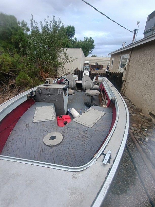 1990 Smoker Craft Fazer