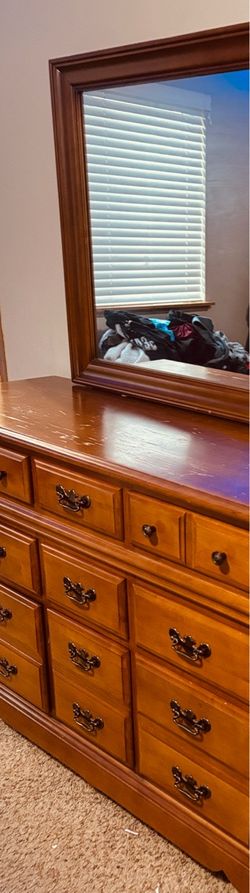 Dresser Set with Mirror