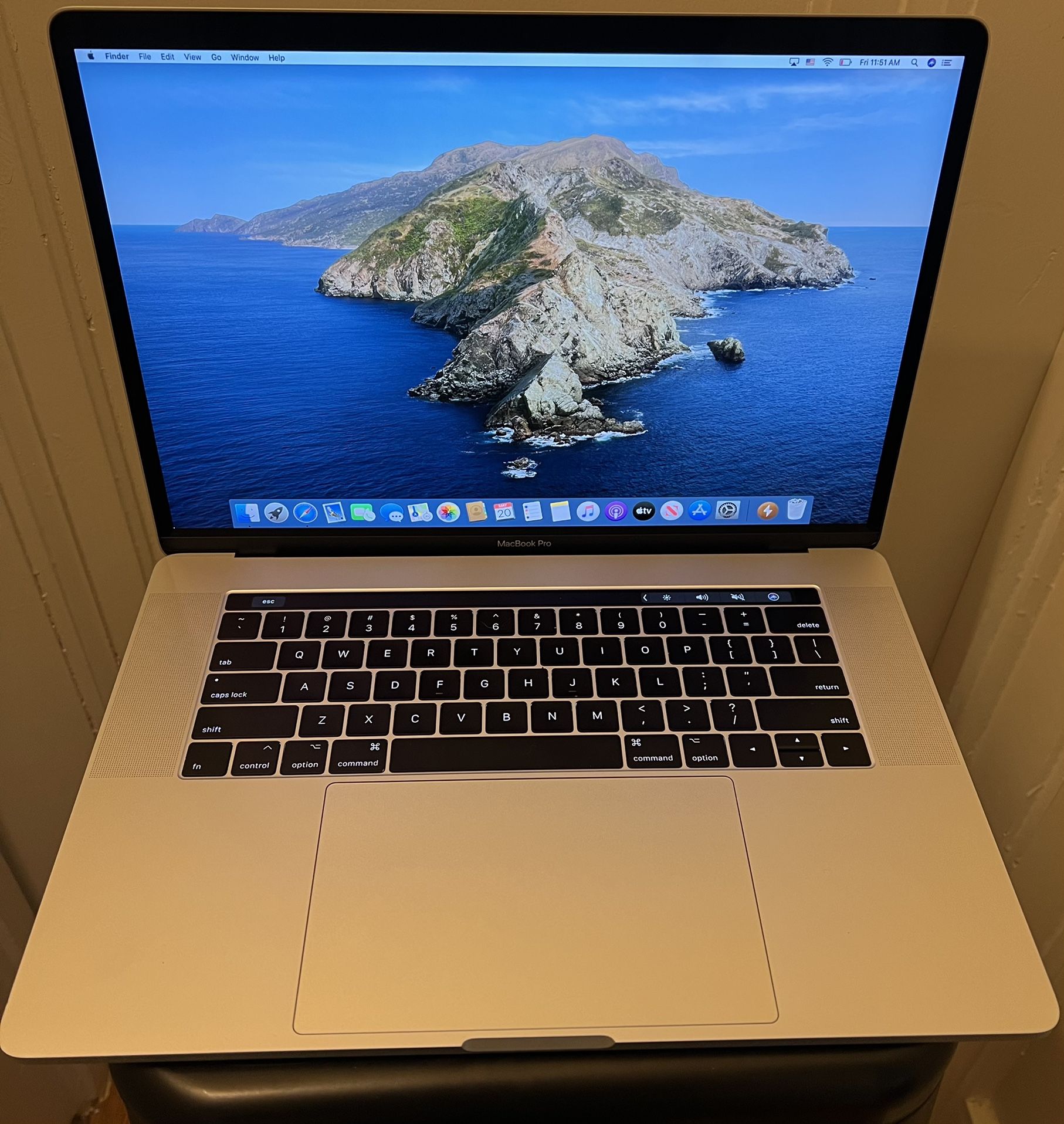 Apple Macbook Pro 15” 2017 With Touchbar New Keyboard+battery!