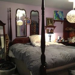 ✨ Mahogany Queen Bed Frame & Mirrors