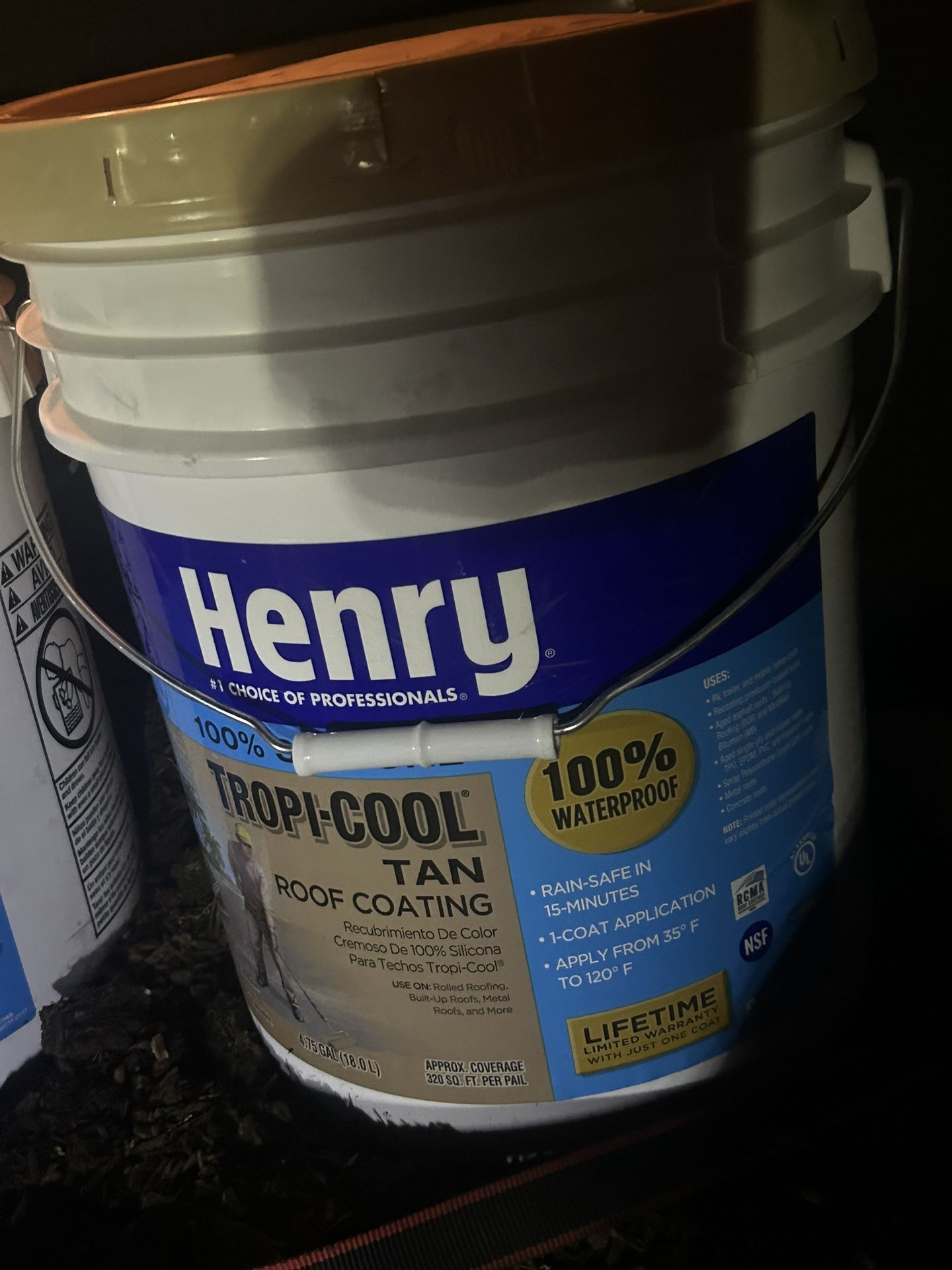 Henry 887T 100% silicone reflective roof coating