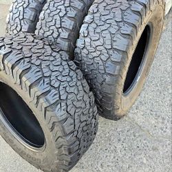 265:70R17 LT Se Vende Set De Llantas Bf Goodrich Excelente Condición De Vida Las Cuatro 🆓✅