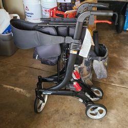 Drive Medical 10266HD-BK Nitro Heavy Duty Foldable Rollator Walker with Seat, Black