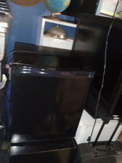 Mini fridge freezer