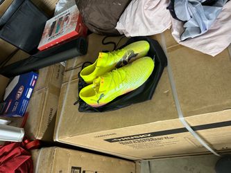 Soccer cleats puma future low tops