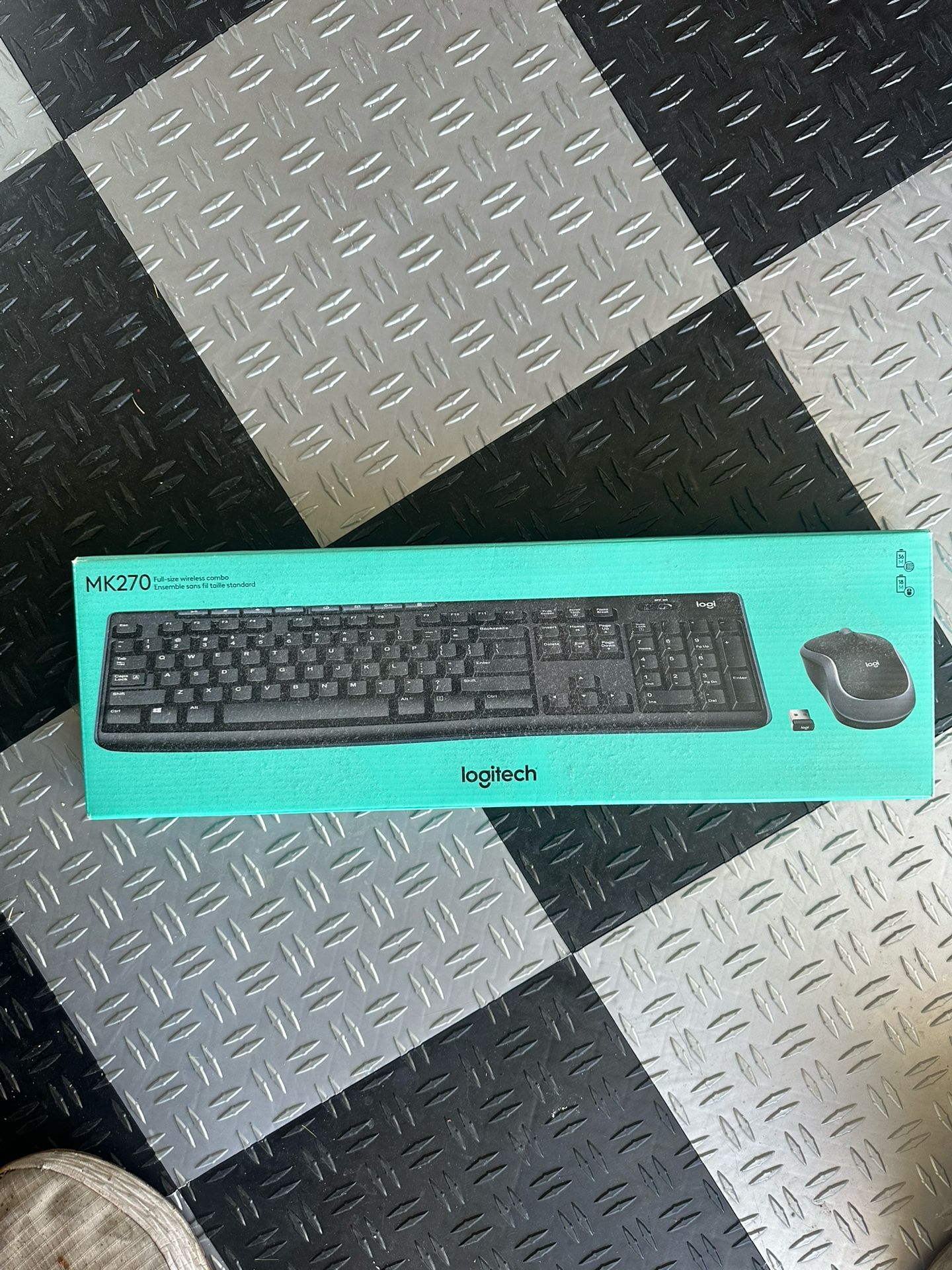 Logitech Wireless Keyboard/ Mouse