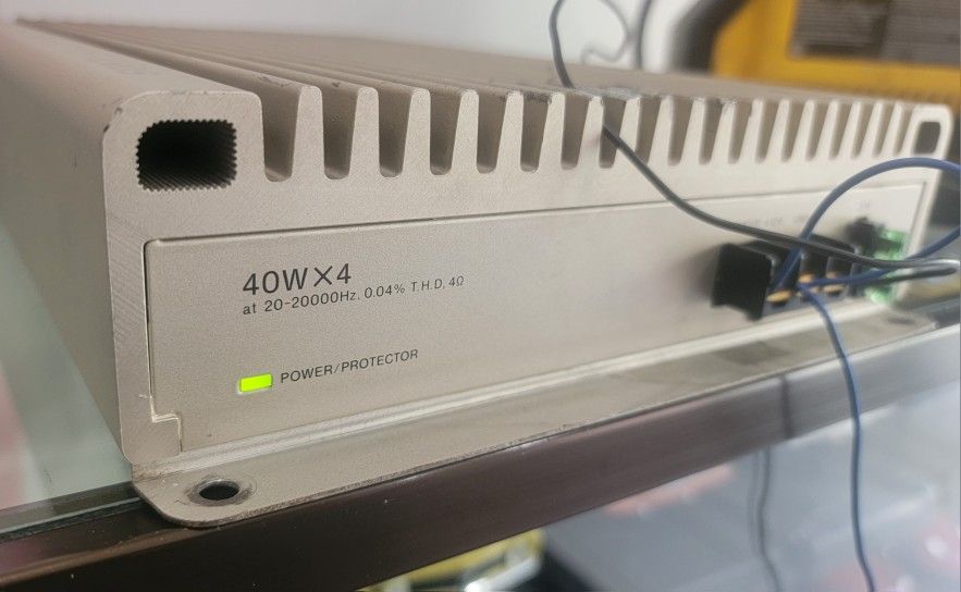 Old School SONY Car Stereo Power Amplifier ( XM-4040)