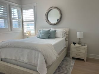 Queen bedroom set