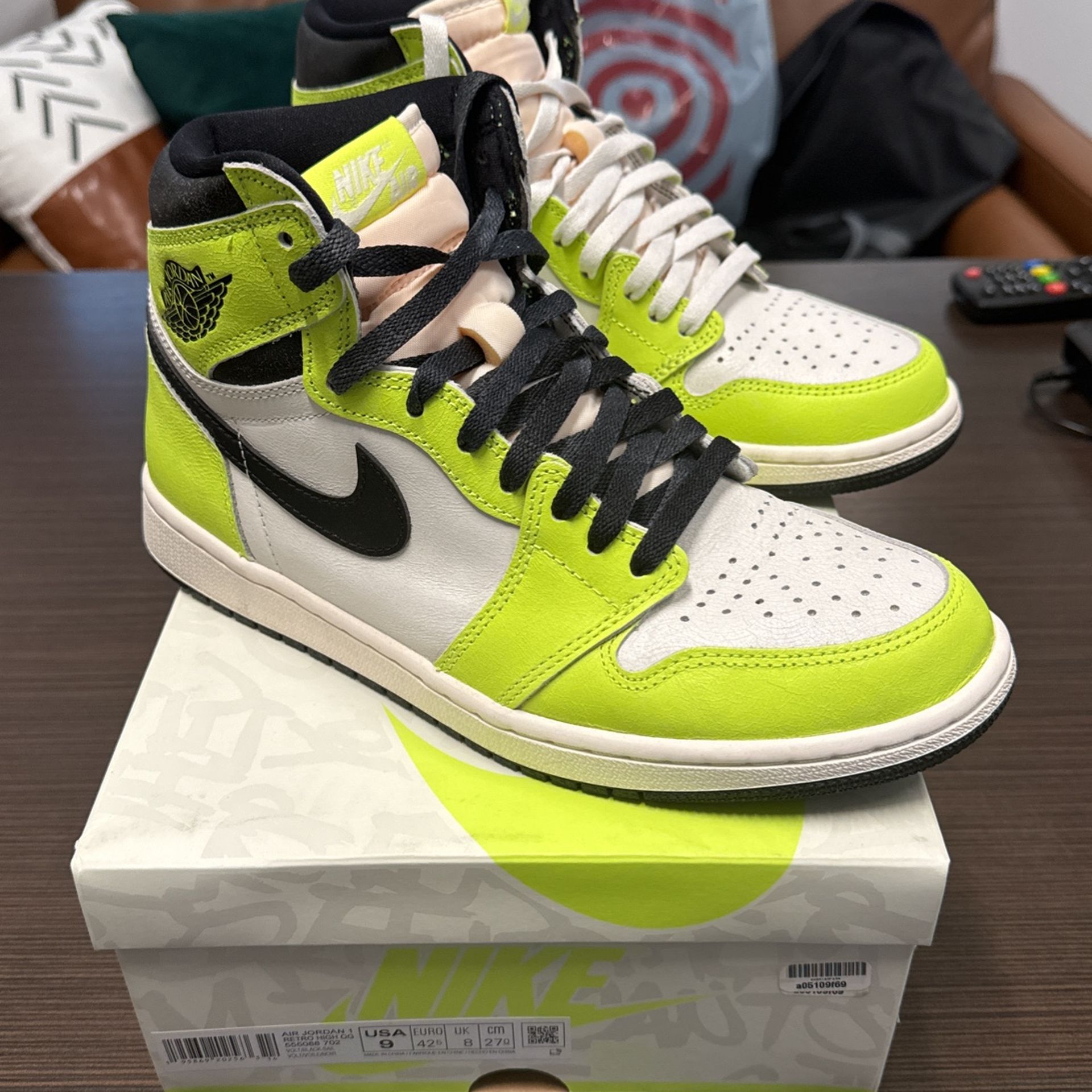 Nike Air Jordan 1 Retro High OG Size 9 M