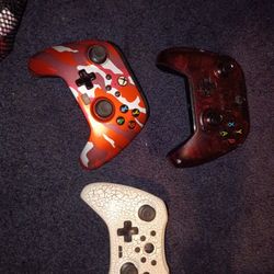 x3 XBOX ONE CONTROLLERS 