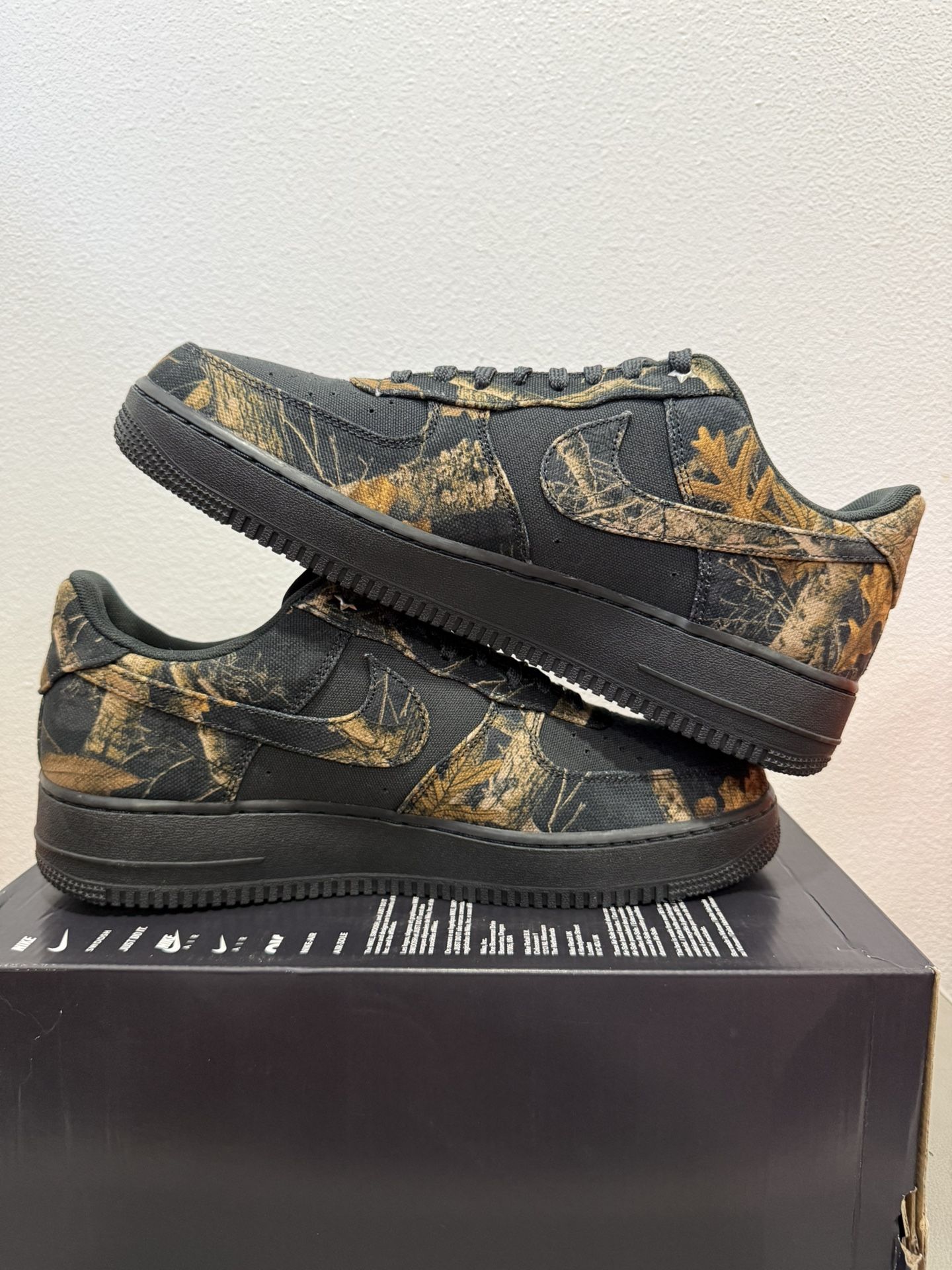 Realtree x Nike Air Force 1 Low Black Camo - Size 12.5 - IH1221 001 - New/No Lid Realtree x Nike Air Force 1 Low Black Camo IH1221-001 main image 4