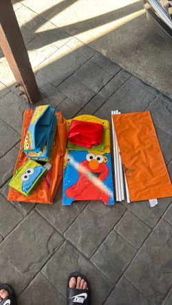 Elmo toy shelve