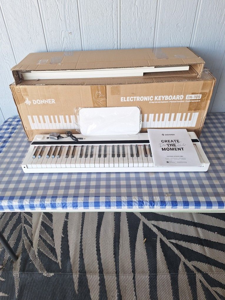 Electric Keyboard