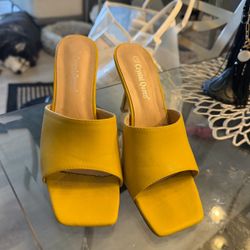 Heels Women’s open to open back size 9