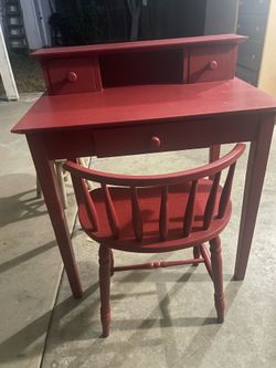 Desk con sillas
