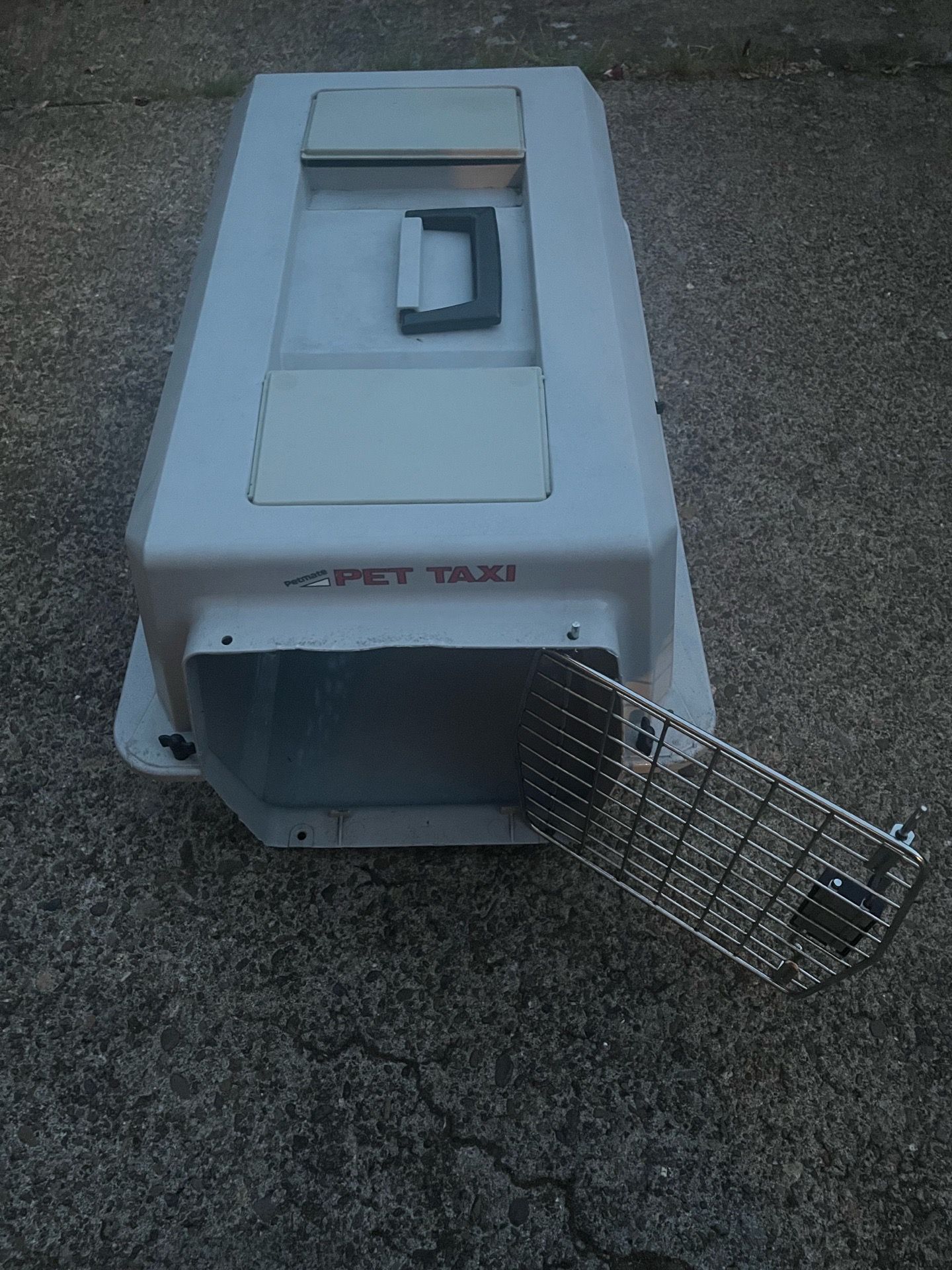 Pet carrier