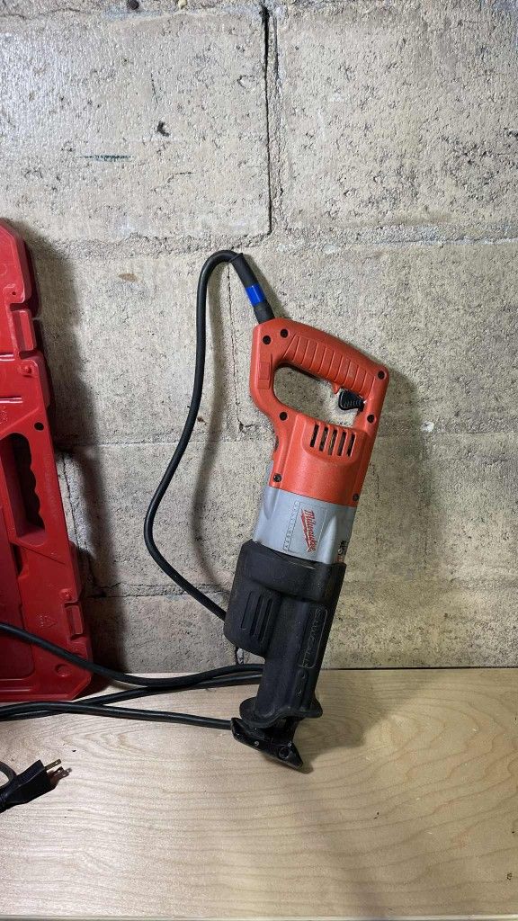 MILWAUKEE RECIPROCASTING SAW