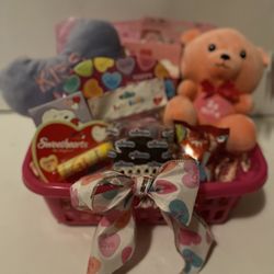 Small Conversation Hearts Valentine’s Day Gift Basket 