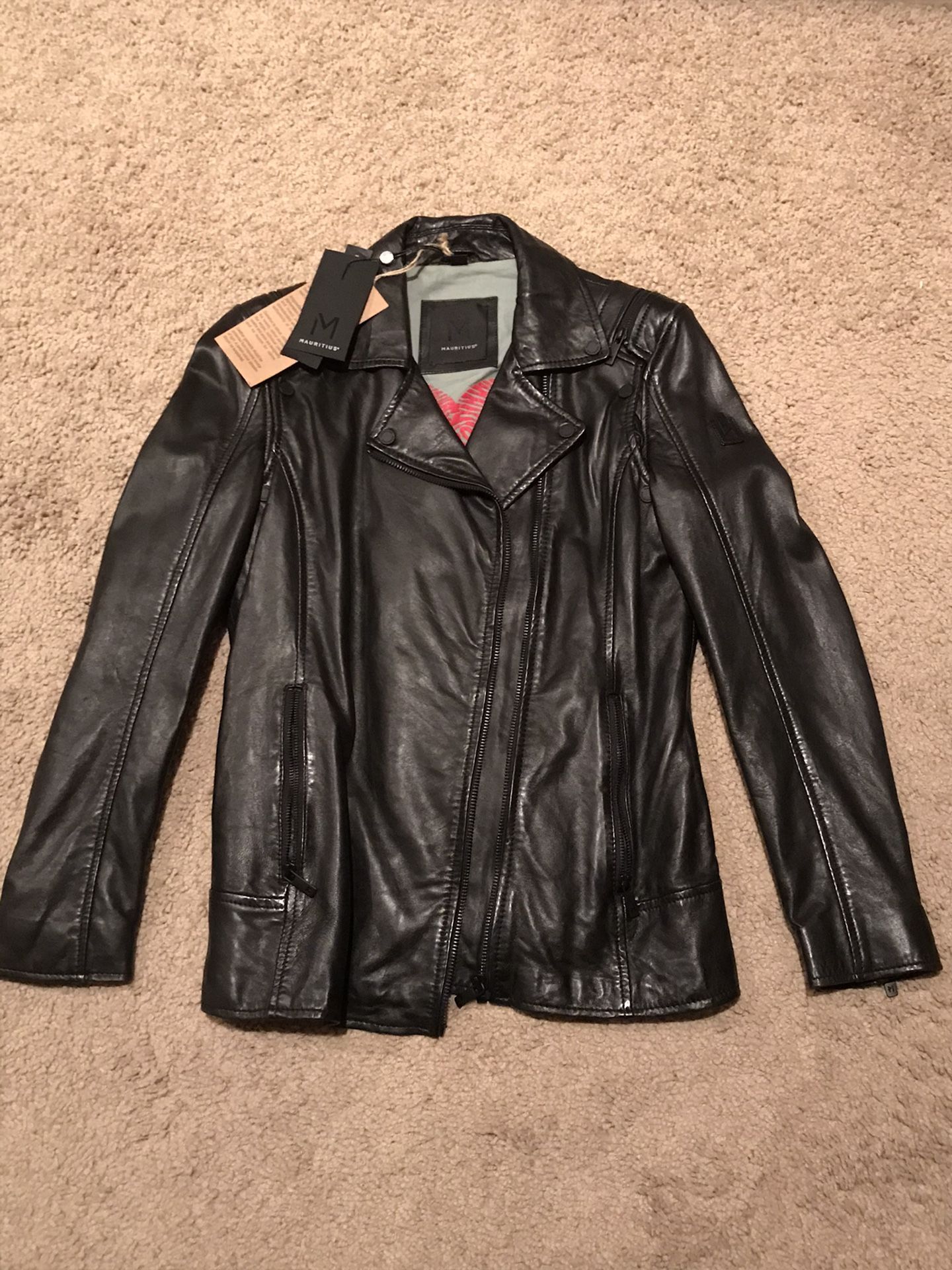 (NWT) Mauritius Ayana Black Lambskin Leather Moto Jacket with Detachable Sleeves (size Med)