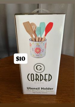 Utensil kitchen holder with accessories