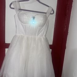 Girls Short White Dress With Sparkle (S)