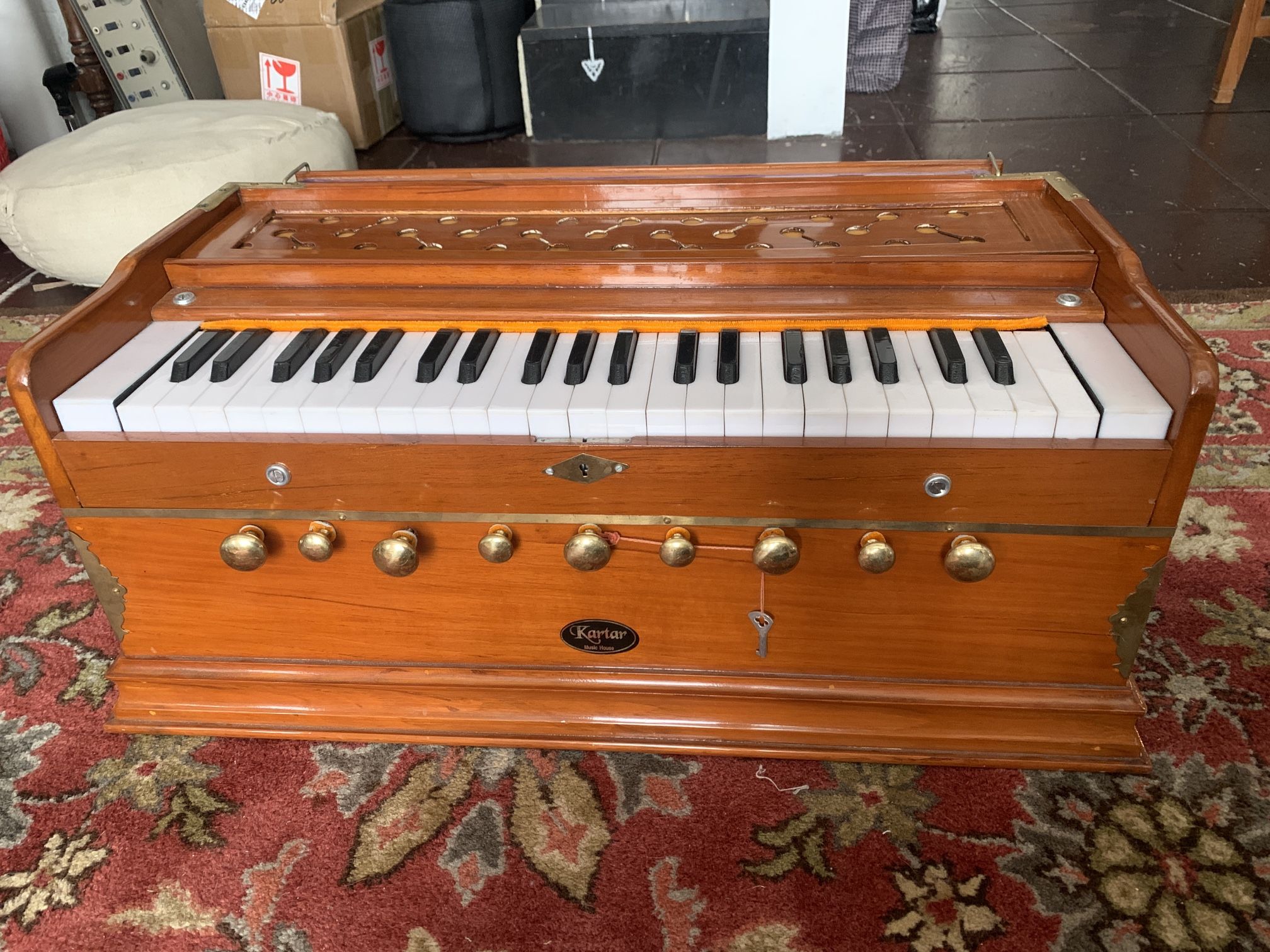 Kartar Harmonium