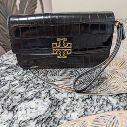 TORY BURCH WRISTLET PURSE !!!