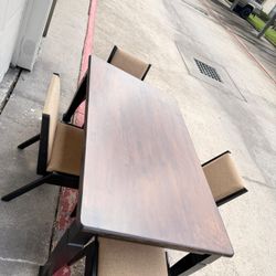 Table With Chairs 