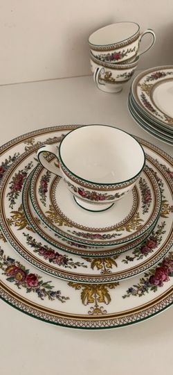 Wedgwood Columbia Set For 6 , 30 PCs. 