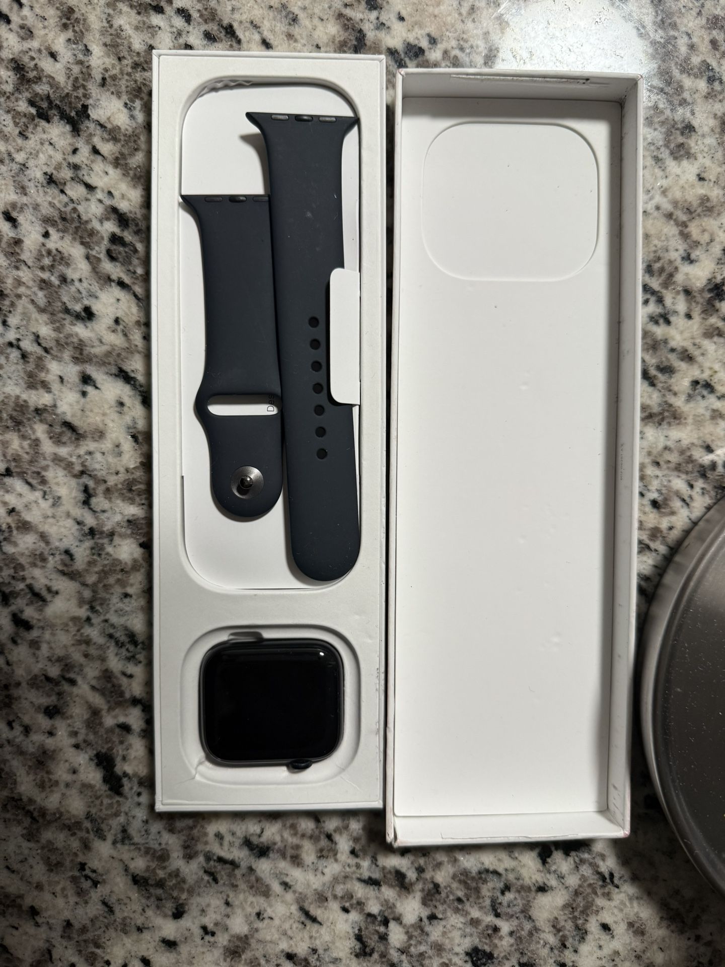 Apple Watch. (brand new)