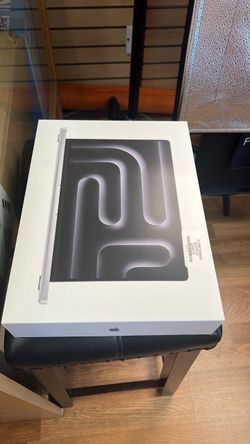 14”MacBook Pro m5 max 64Ram 2TB SSD. Nano texture silver