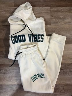 Good Vibes Women’s Cream Matching Jogger Suit-Small