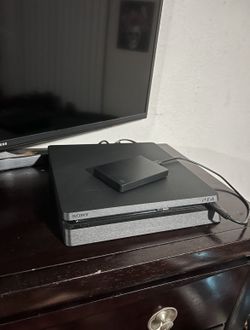 PS4 Slim Bundle