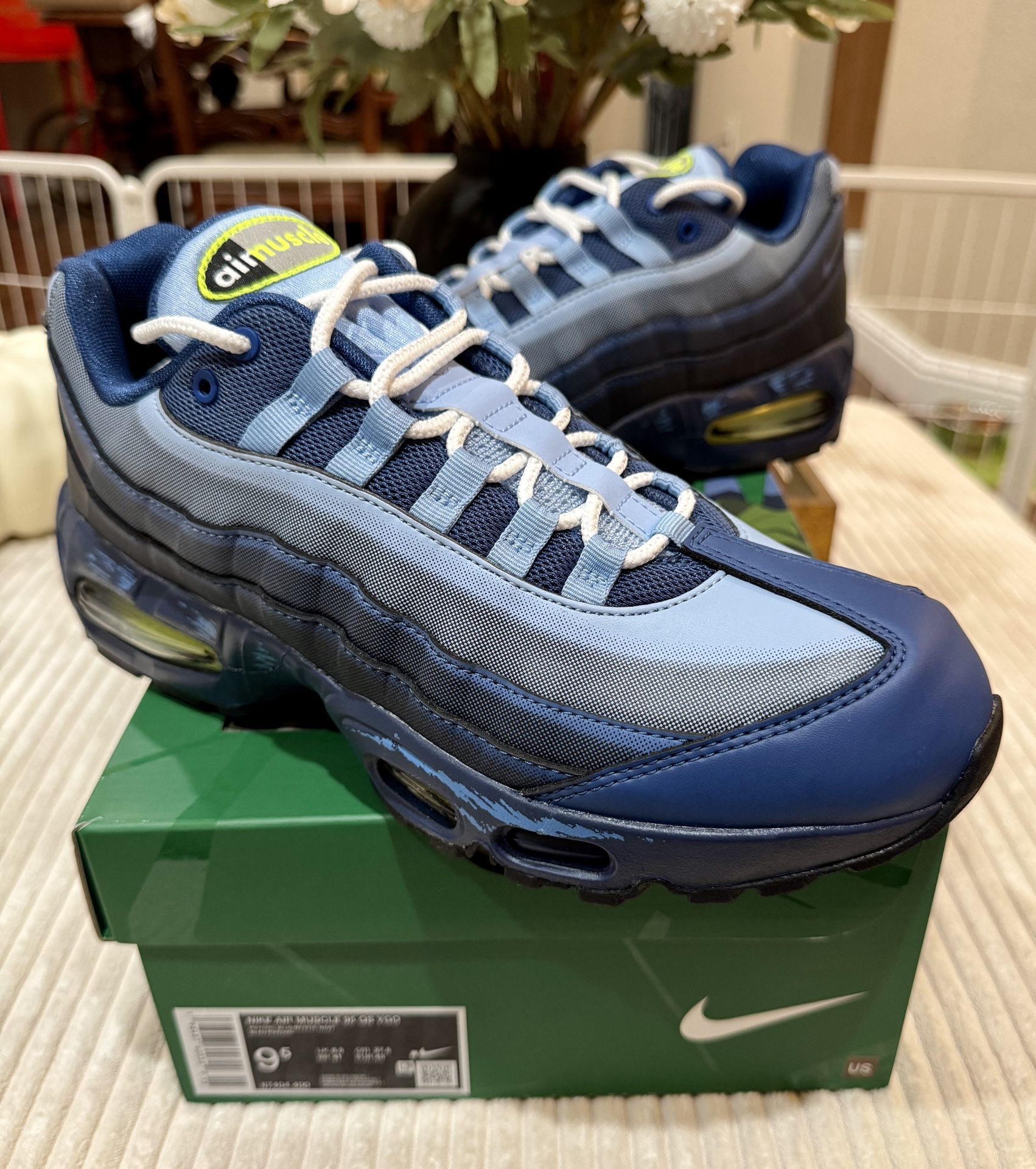 Air Max 95 x Yu-Gi-Oh - Size 9.5