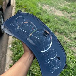 2003-2006 Cadillac Escalade OEM Cluster