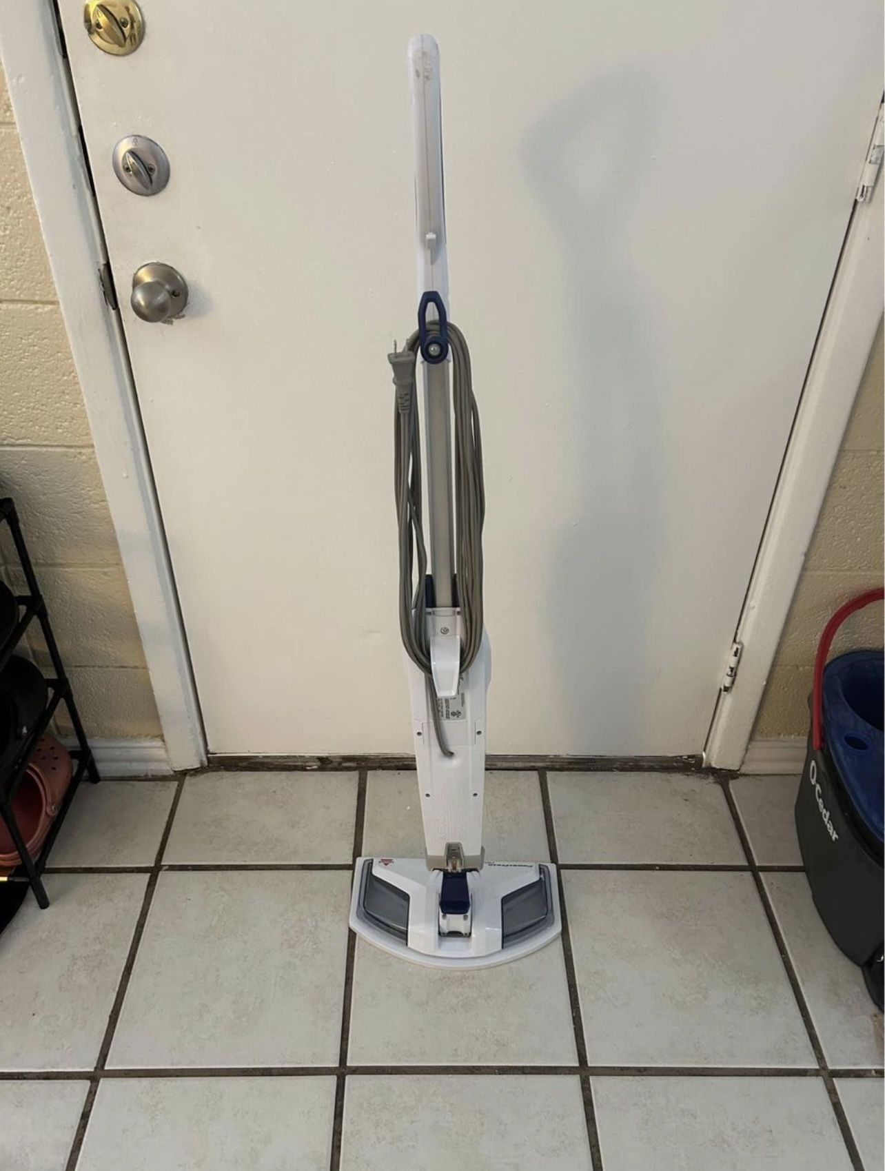 Bissell powerfresh deluxe steam cleaner. Mop heads not included