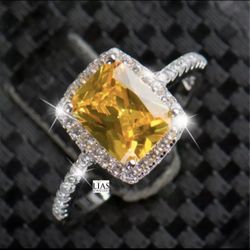 New 18k White Gold Engagement Ring 