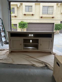 TV media console