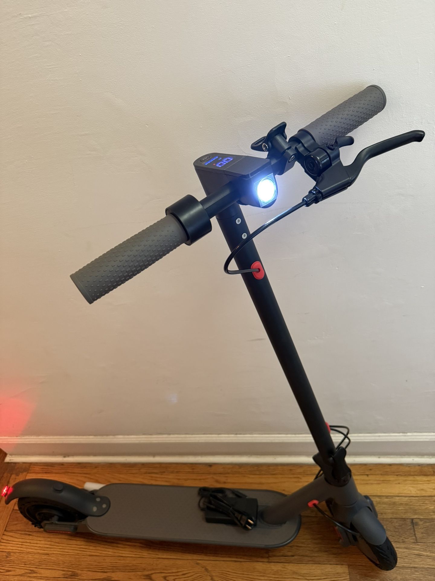 BRAND-NEW Electric Scooter App Smart Control 16 miles Range. Comfortable, Fast and Reliable.