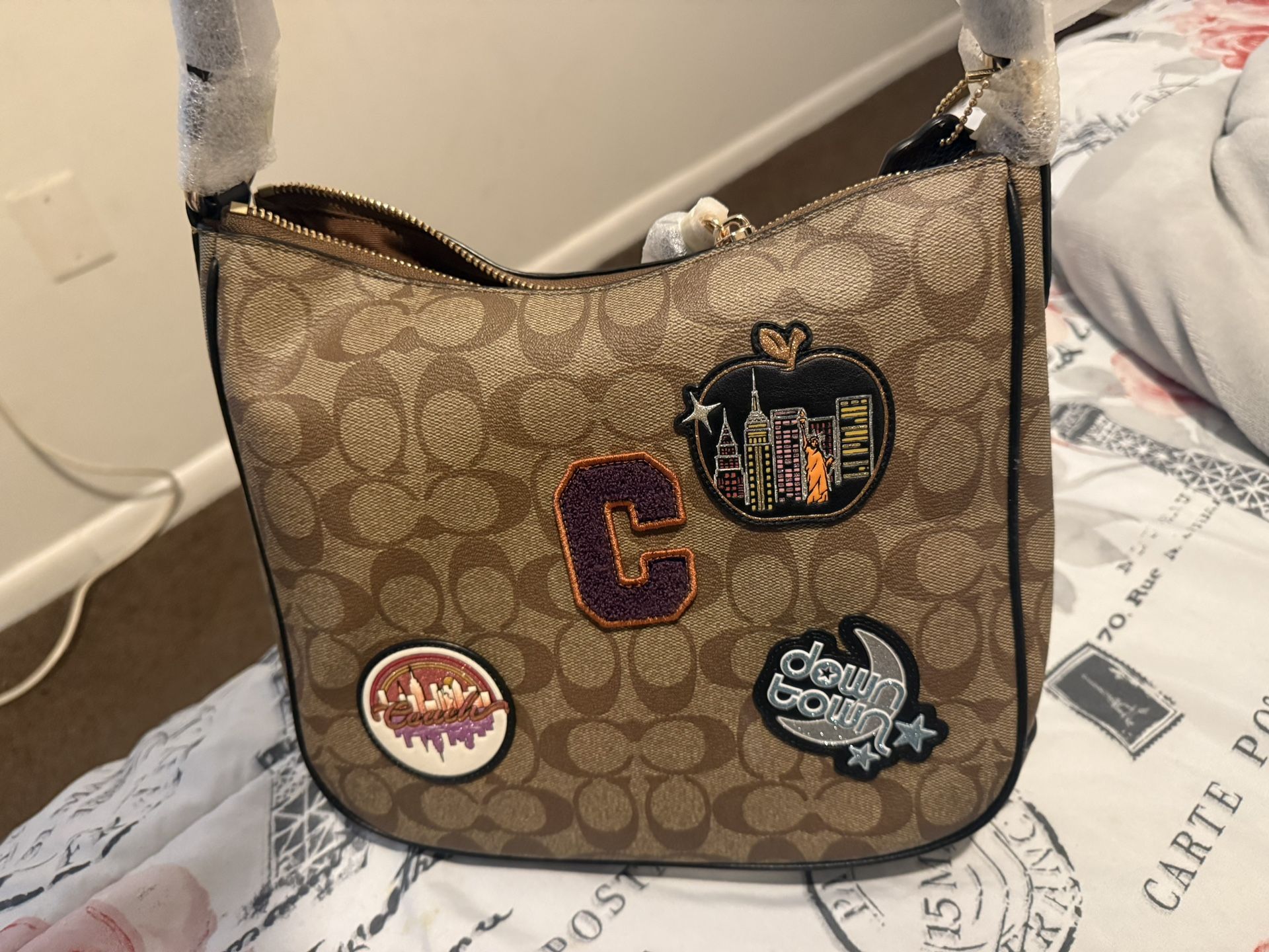 Brand new women coach bag paid 350 only want 160