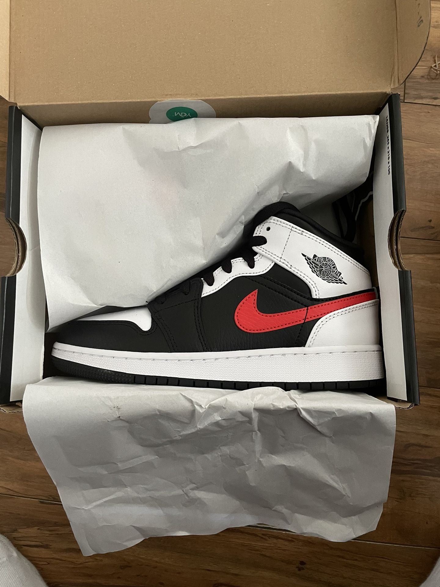 Jordan 1 Mid Chile Red