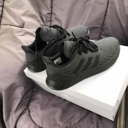 New  Adidas Shoes Size 7
