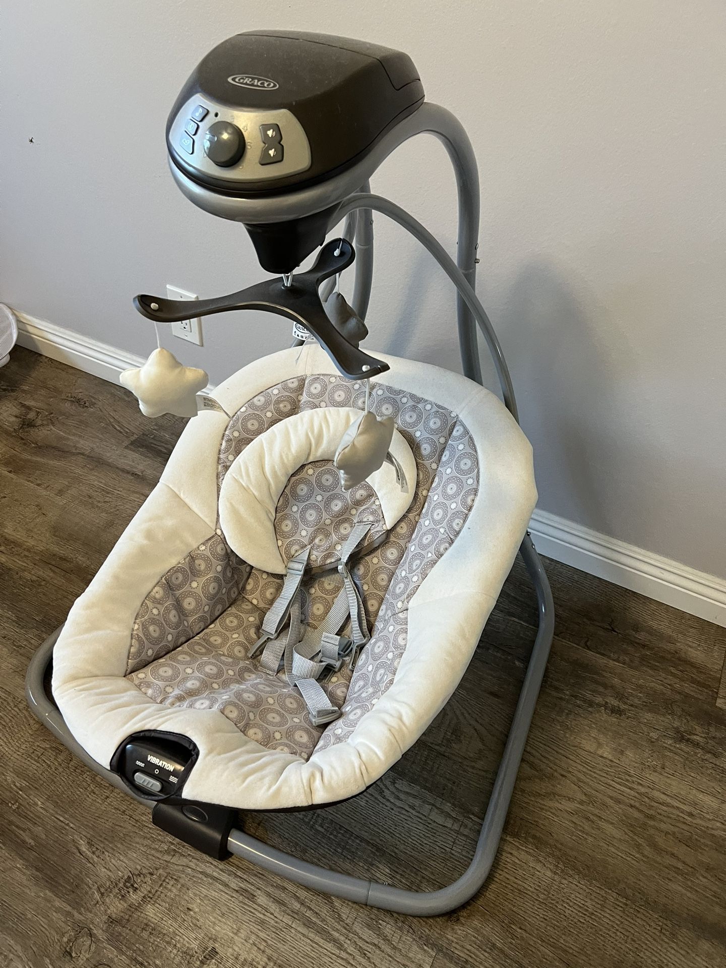 Newborn Baby Items For Sale!
