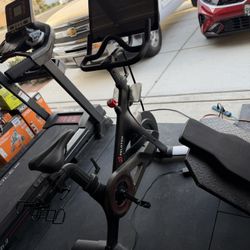 Peloton W/Screen