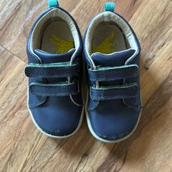 Ten Little Shoes, Navy