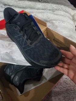 New Balance 7.5