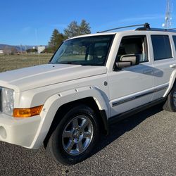 Jeep Commander trail rated 5.7 hemi