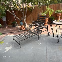 Outdoor Metal Rolling Chair 